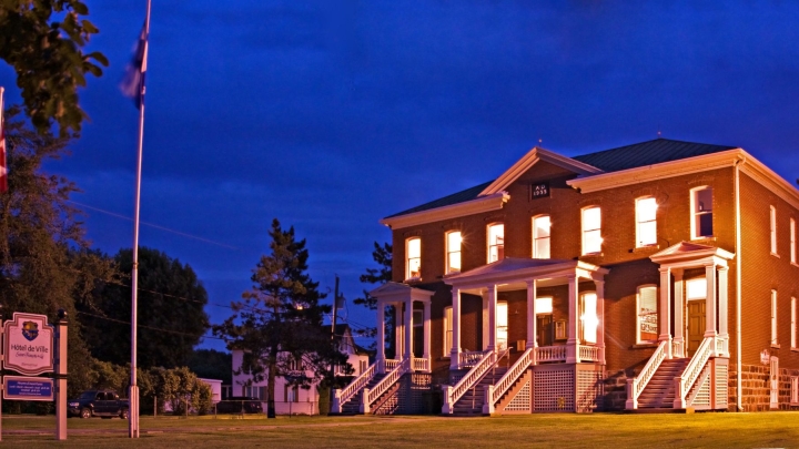 LA SÉANCE ORDINAIRE DU  13 DÉCEMBRE-19 HEURES