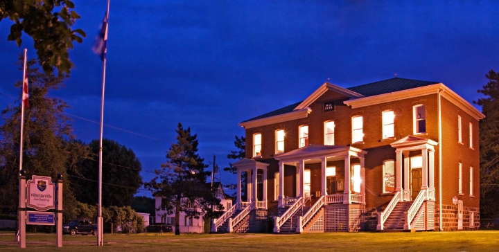LA SÉANCE ORDINAIRE DU 13 DÉCEMBRE-19 HEURES